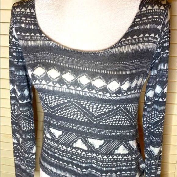 Mudd Casual Long Sleeve Top - Picture 1 of 5